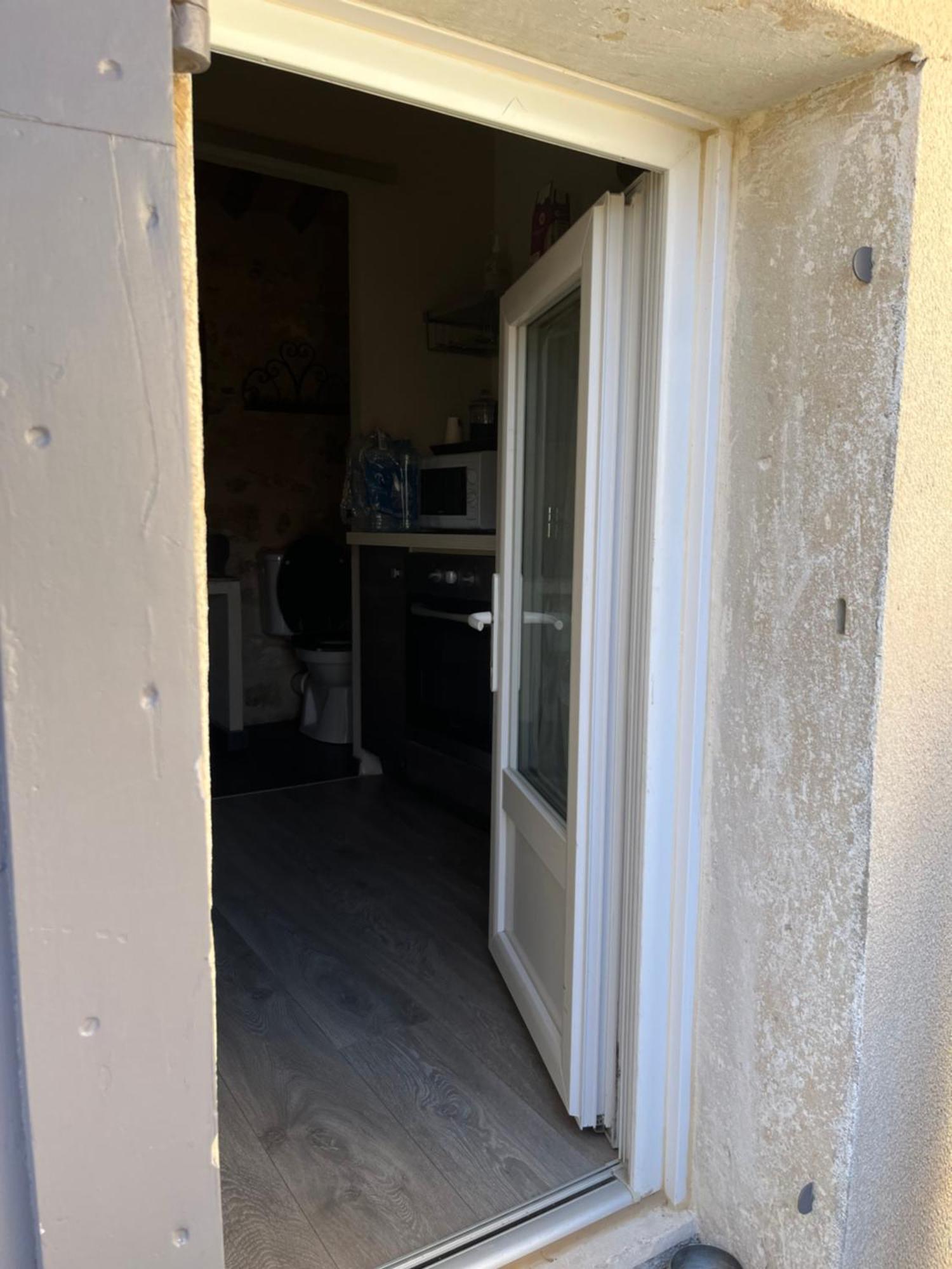 Petit Studio Le Pigeonnier A 5 Mn De Lourmarin Puyvert Luaran gambar