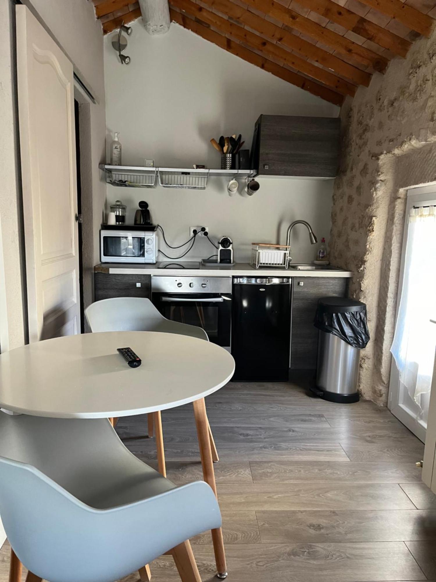 Petit Studio Le Pigeonnier A 5 Mn De Lourmarin Puyvert Luaran gambar